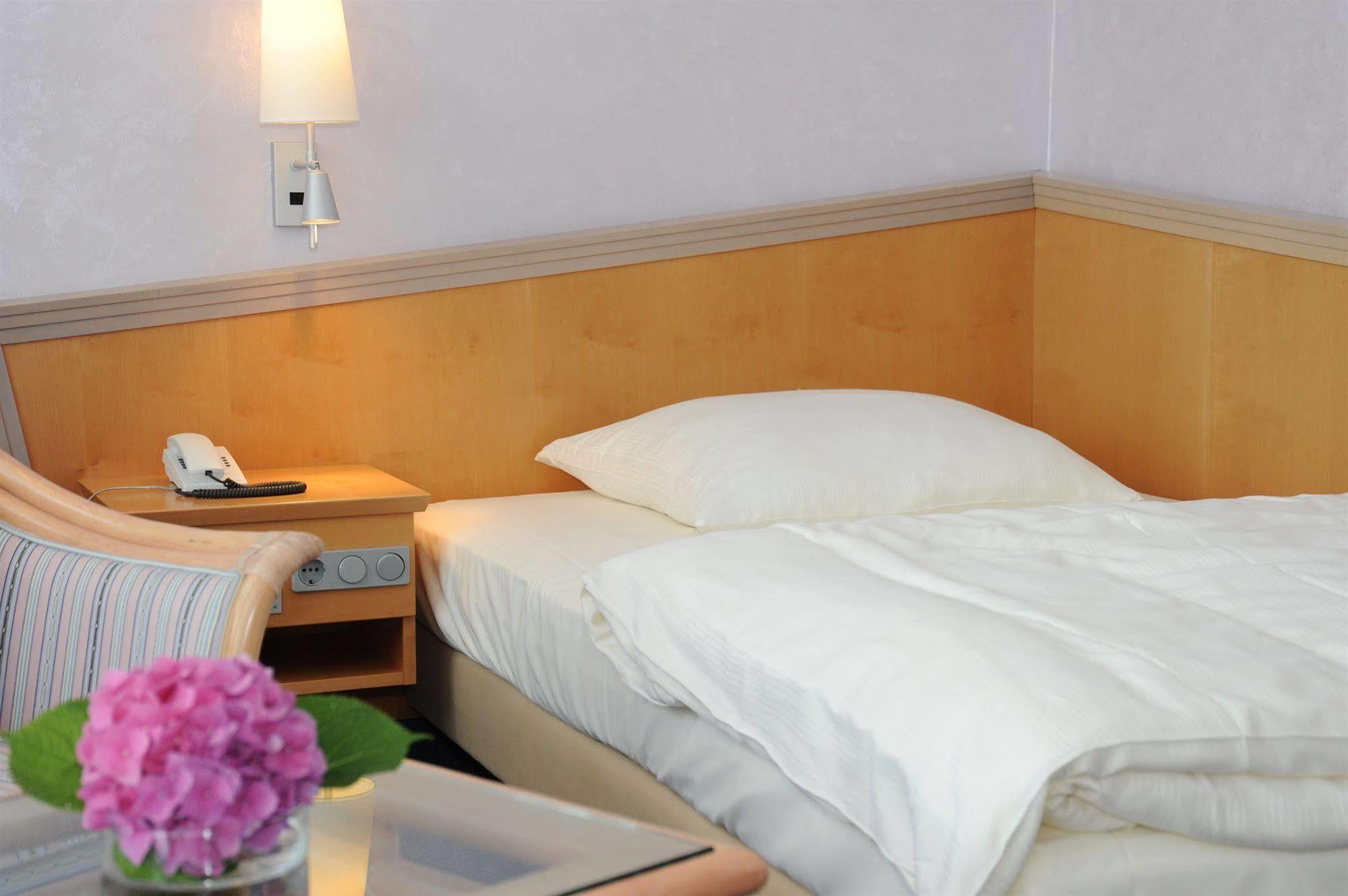 Kronenhotel Estugarda Quarto foto